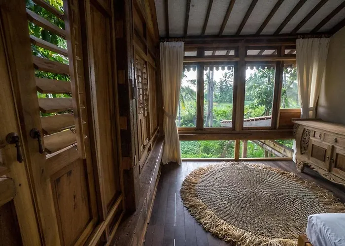 Cahaya Tree-house At Inspirit Villa *